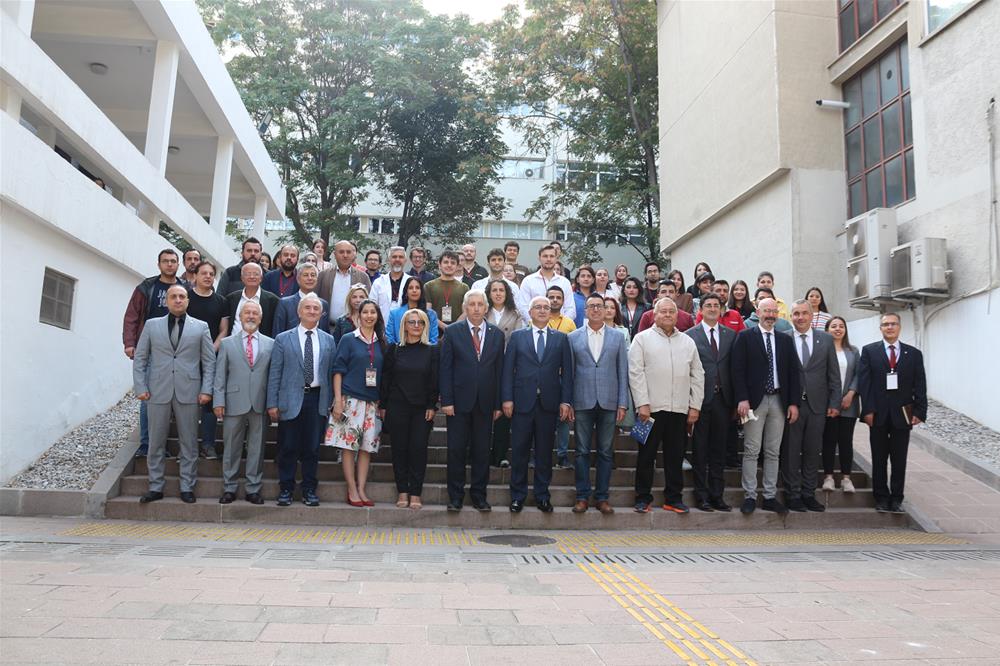 AFETLERDE VETERİNER HEKİMLİĞİ ÇALIŞTAYI BAŞARIYLA TAMAMLANDI  