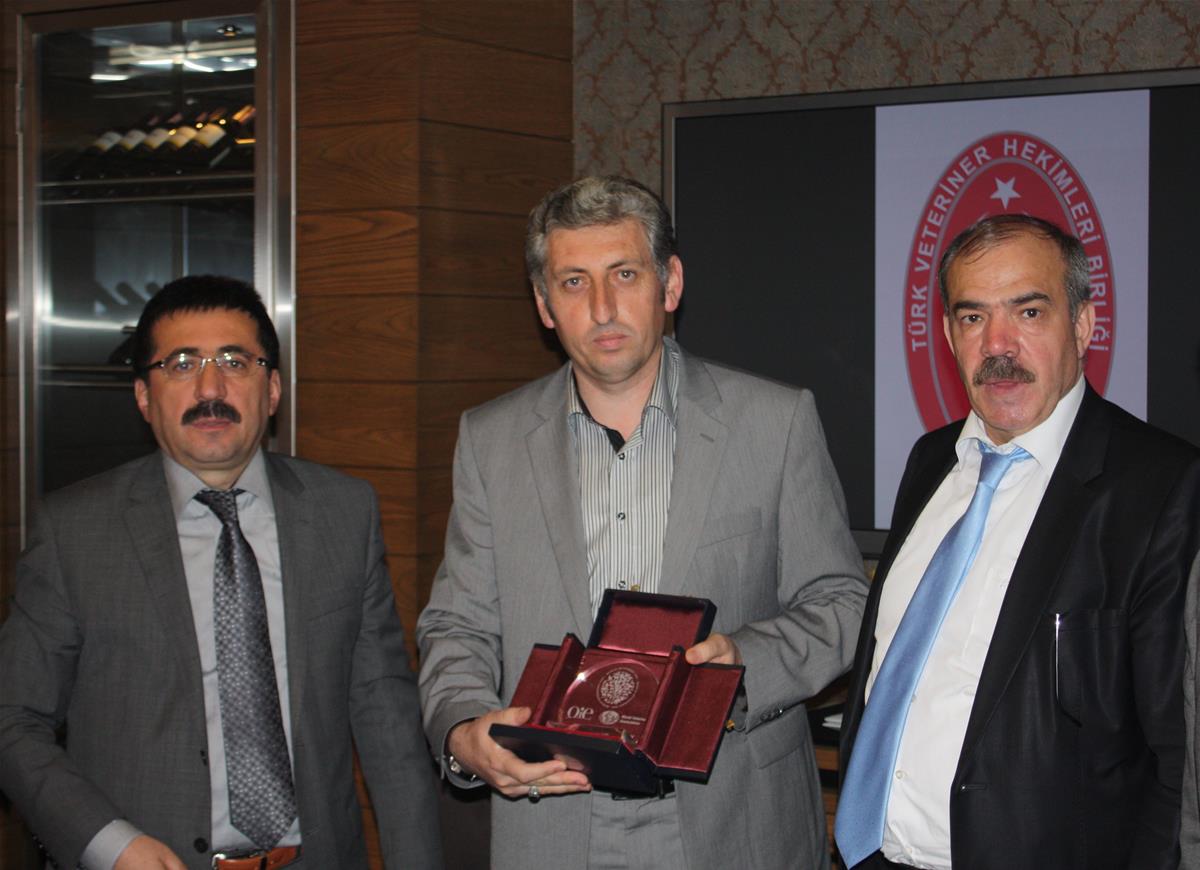 Prof. Dr. Ender YARSAN Ödül Takdim